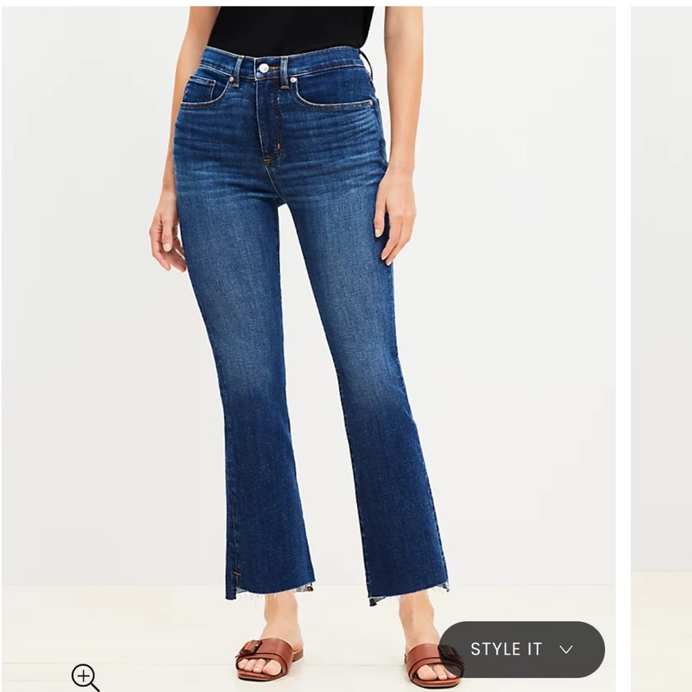 LOFT Curvy Step Hem High Rise Kick Crop Jeans in Classic Mid Wash size 30